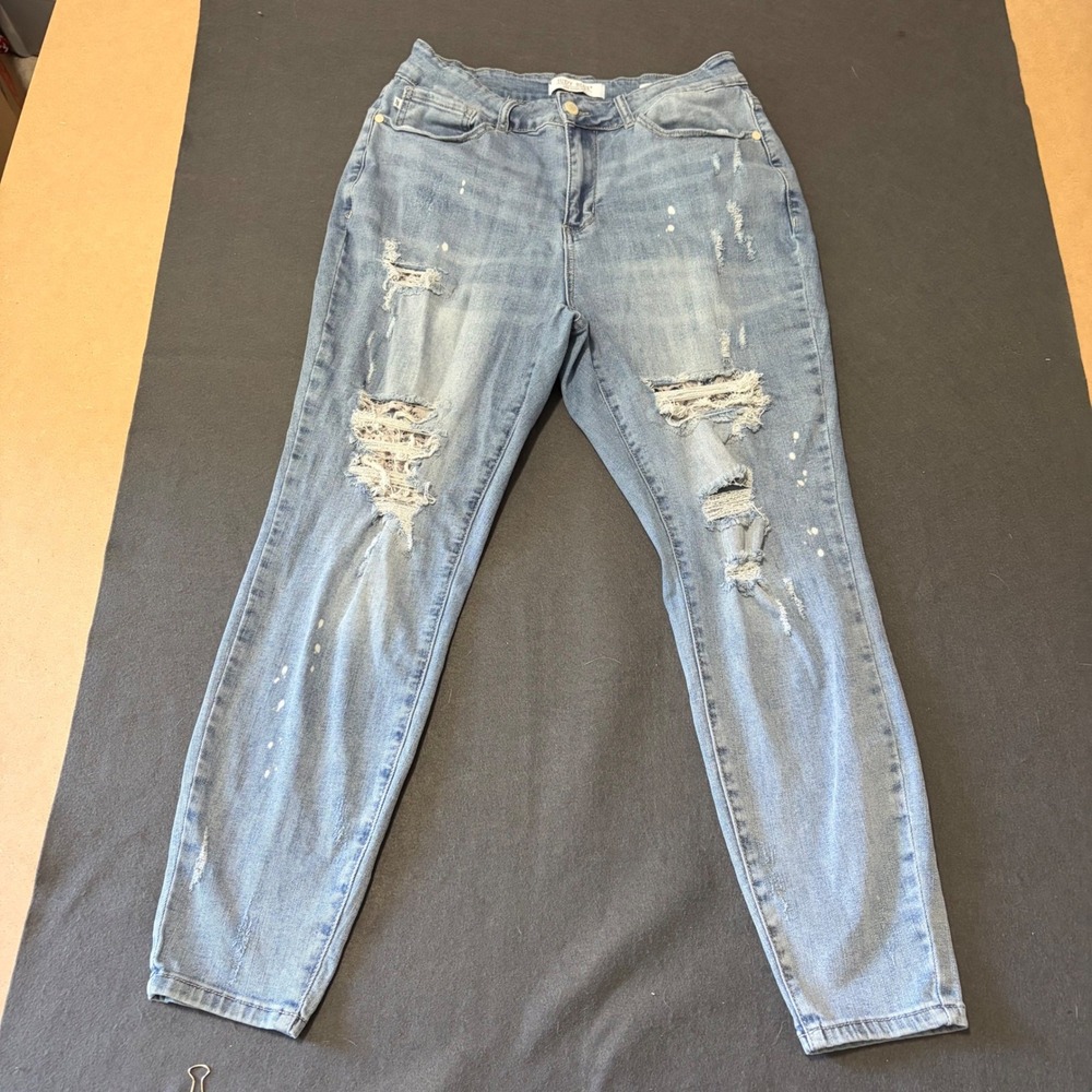 Judy Blue Jeans Women 16W Light Wash Blue Distressed Paint Splatter Core Artsy